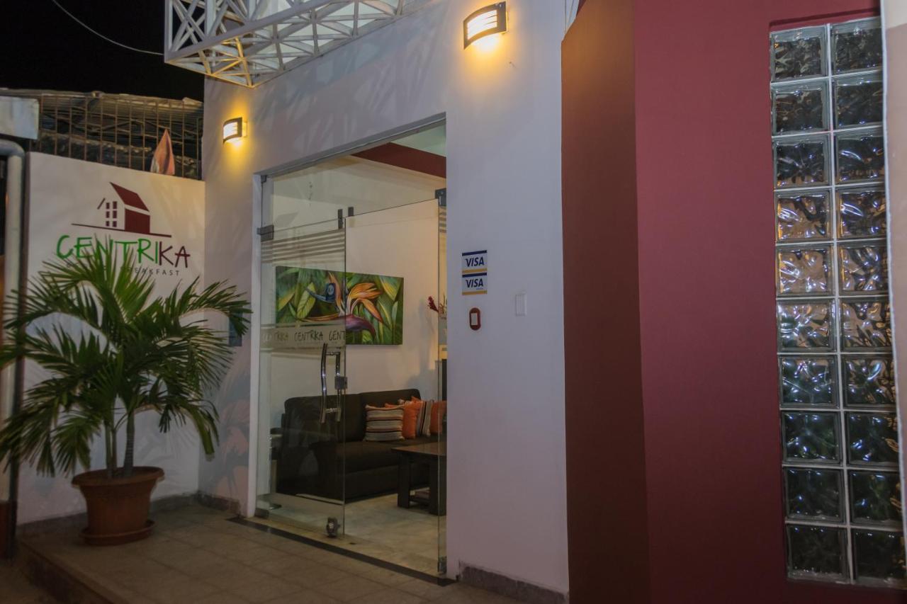 Hostal "Centrika" タラポト エクステリア 写真
