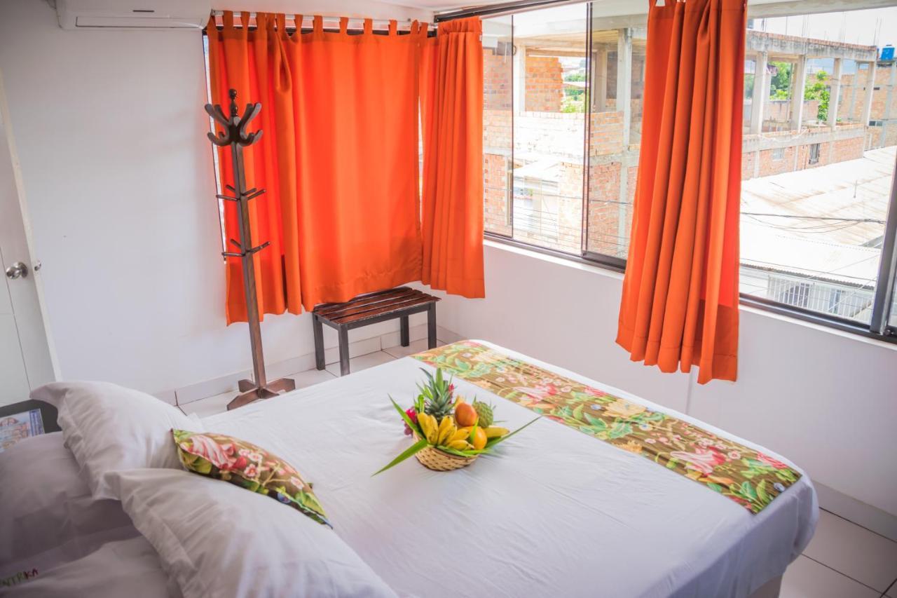 Hostal "Centrika" タラポト エクステリア 写真