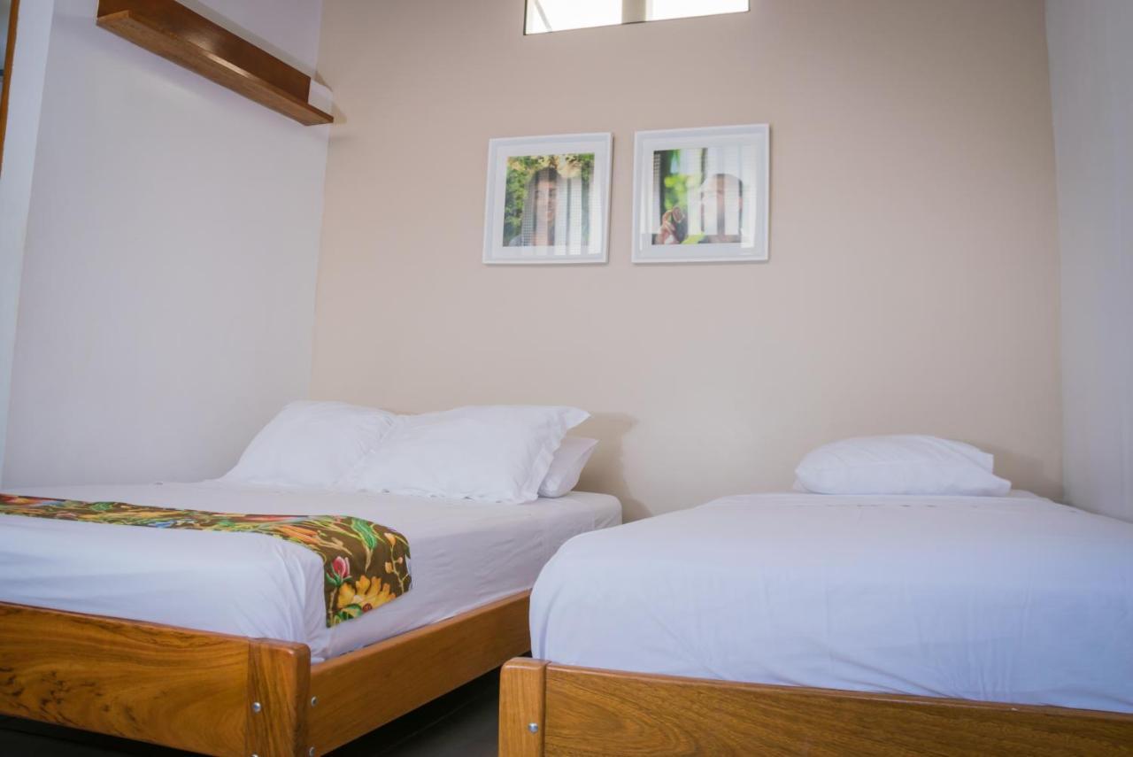 Hostal "Centrika" タラポト エクステリア 写真