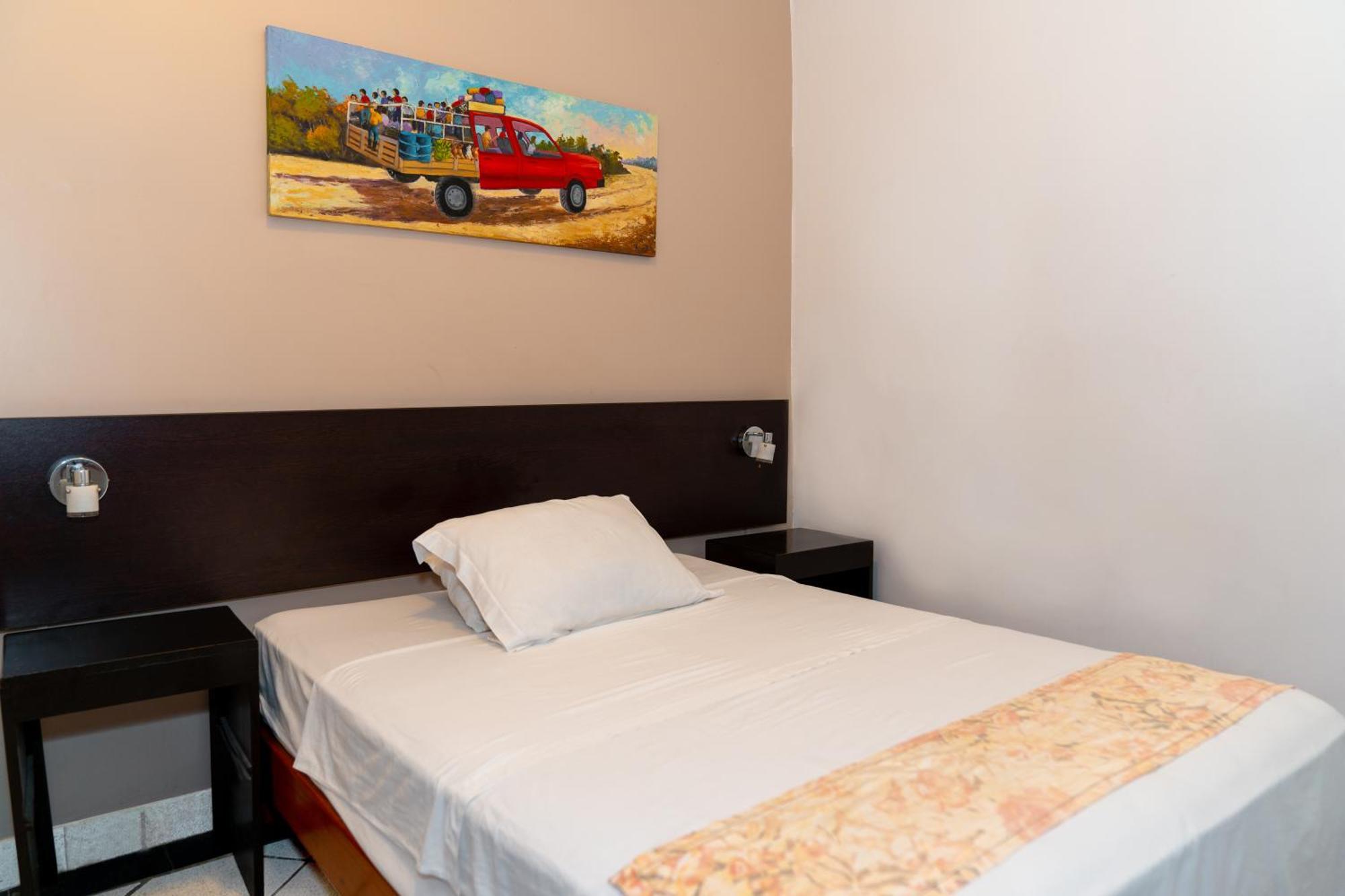 Hostal "Centrika" タラポト エクステリア 写真