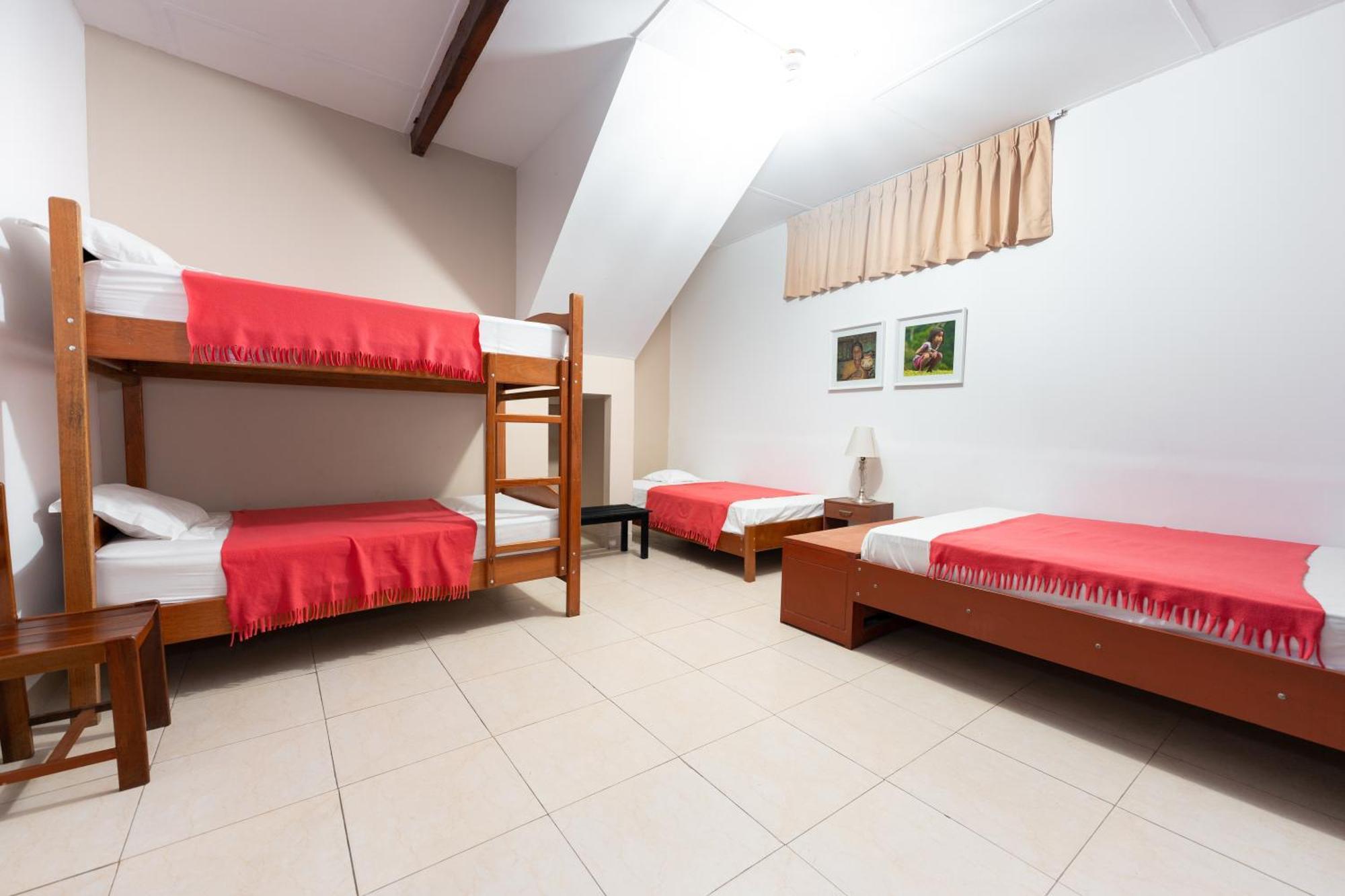 Hostal "Centrika" タラポト エクステリア 写真